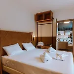 Vilă Luxury Theros With Private Pools Sivota