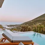 Luxury Theros With Private Pools Vilă *