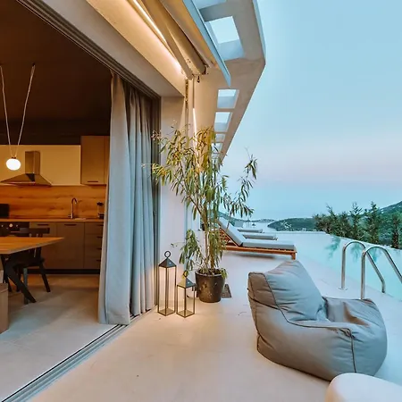Luxury Theros With Private Pools Villa