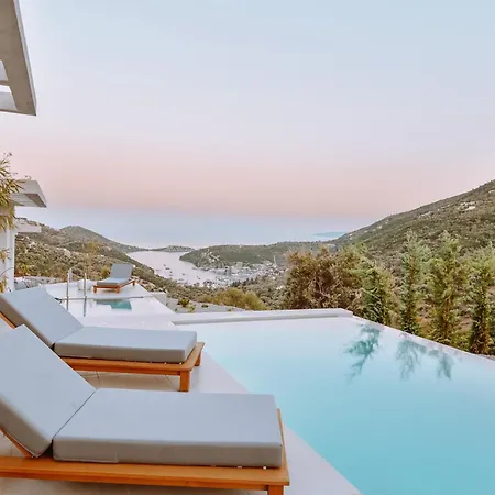 Luxury Theros With Private Pools سيفوتا