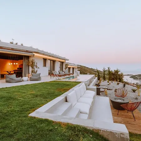 Luxury Theros With Private Pools Villa