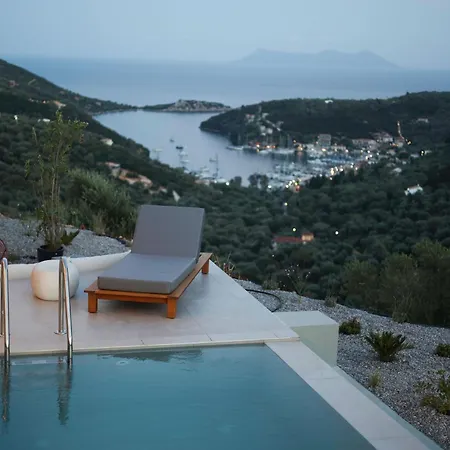 Villa Luxury Theros With Private Pools