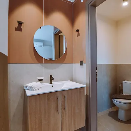 Luxury Theros With Private Pools * סיבוטה