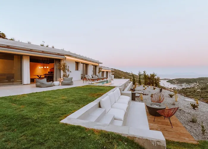 Luxury Theros With Private Pools Villa